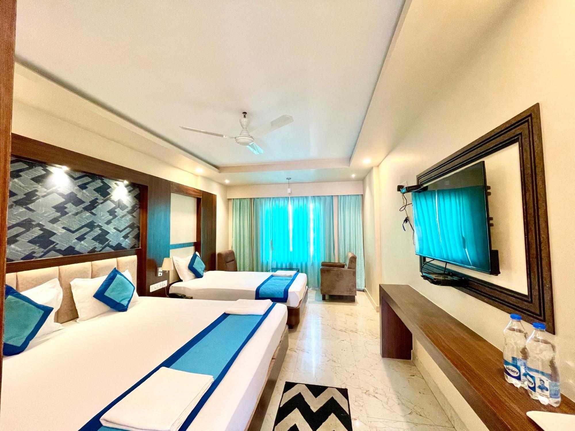 Hotel Ambika Palace